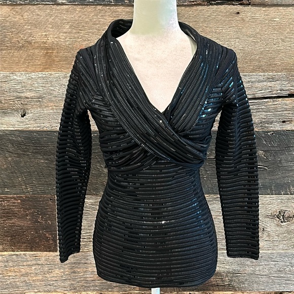 St John Evening Sequin Shawl Collar Top    Size 10 - Runs Small - Picture 1 of 5